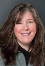 Real Estate Agent Chrissy Smith